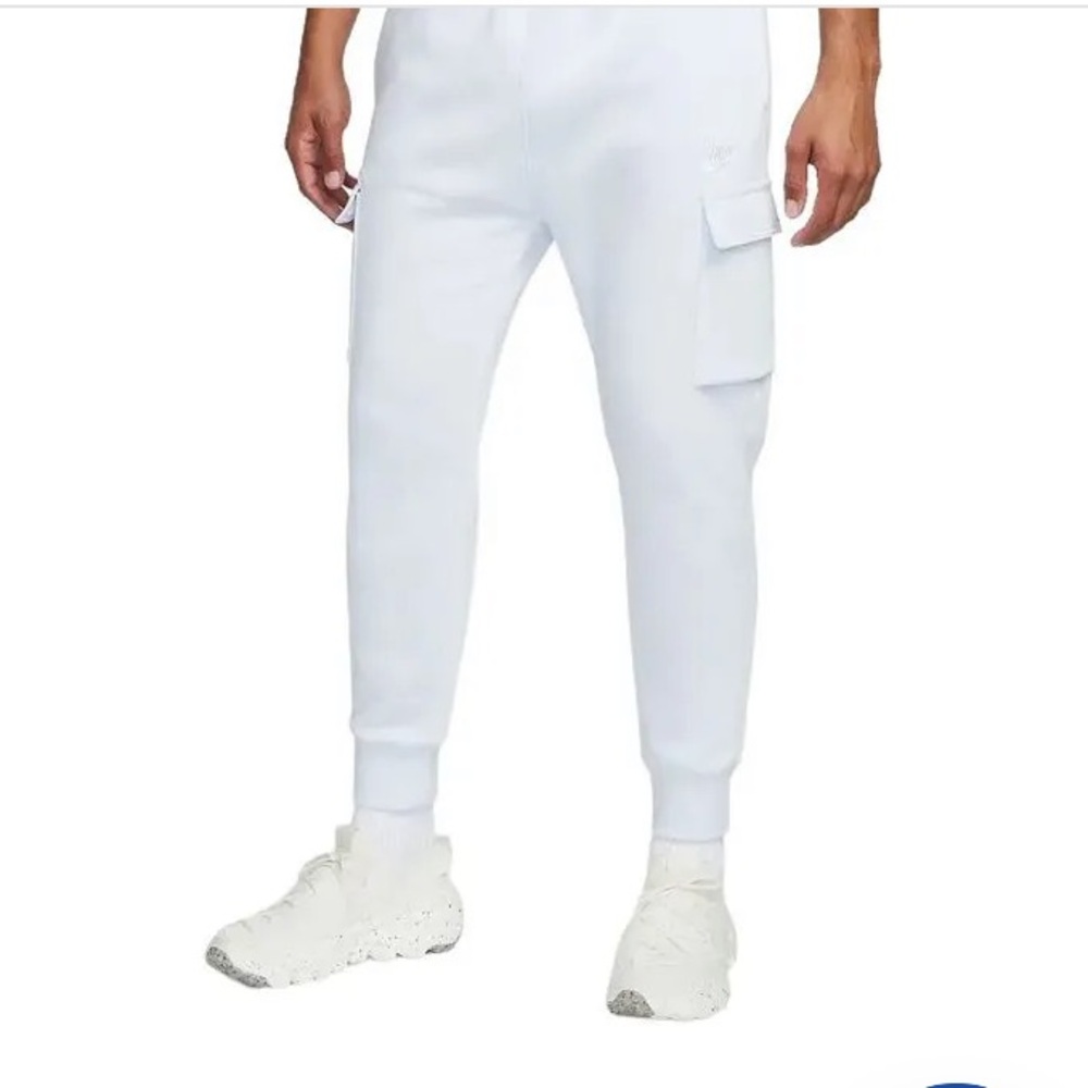 Nike Sportswear Club Fleece Cargo Jogger Sweatpants, Men’s Small, Football Grey